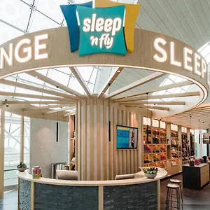  فندق-كبسولة Sleep 'n Fly Sleep Lounge, B-gates Terminal 3 - Transit Only الإمارات العربية المتحدة